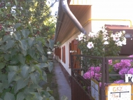https://www.ingatlanbazar.hu/Csaszta-Balatonboglar-ingatlan-elado-haz-csaladi-haz-Kolozsvari-utca-6-100-m2-145500000-Ft/user-id-506370/c43cb989-0a53-11f0-b6a6-005056b3506b